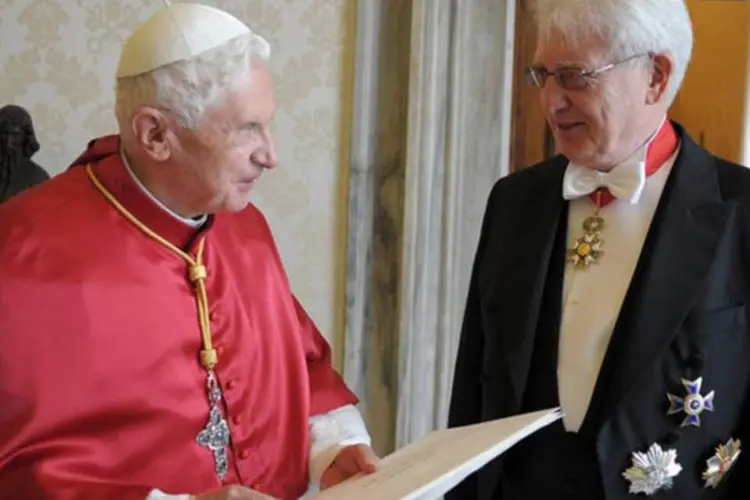 
	Reinhard Schweppe, embaixador alem&atilde;o para o Vaticano, se encontra com o Papa Bento XVI: &quot;n&atilde;o se pode esquecer que Pio XII abriu o caminho para a ideia europeia&quot;, afirmou&nbsp;
 (AFP)
