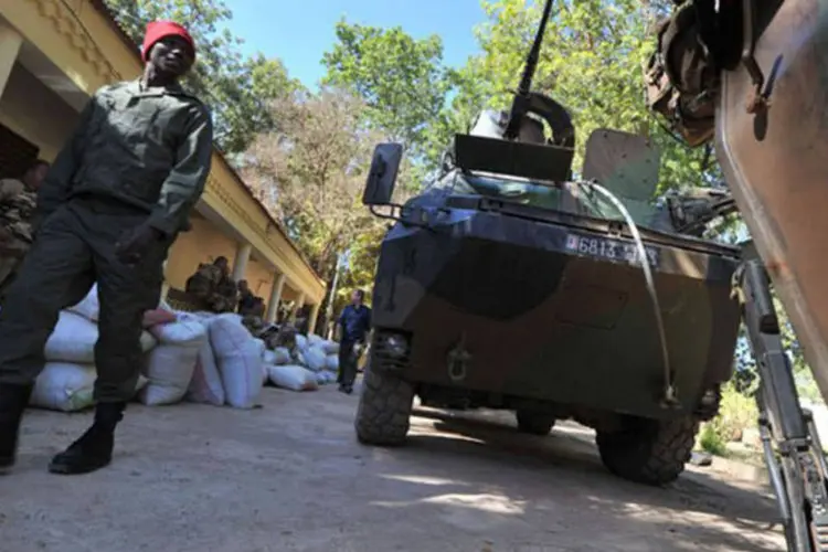 
	Soldado malinense: o MLNA exigir&aacute; direitos para os tuaregues no futuro Mali, assim que terminar a guerra.
 (Issouf Sanogo/AFP)