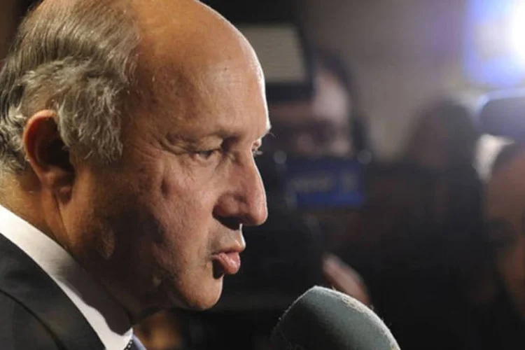
	Laurent Fabius: &quot;suponhamos que a Europa fosse um clube de futebol: quando voc&ecirc; adere ao clube, n&atilde;o pode dizer, uma vez dentro, que vai jogar rugby&quot;, disse
 (John Thys/AFP)