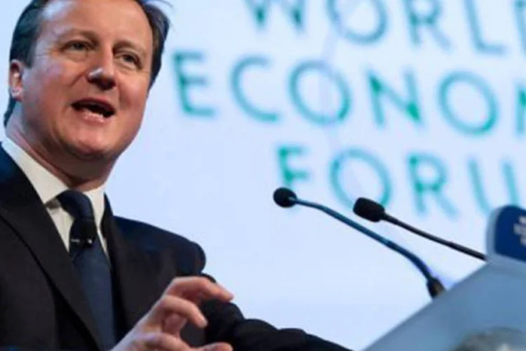 
	David Cameron: o chefe de Governo brit&acirc;nico, junto com o ministro do Interior da L&iacute;bia, visitou uma Academia de Pol&iacute;cia nos sub&uacute;rbios de Tr&iacute;poli.
 (Johannes Eisele/AFP)