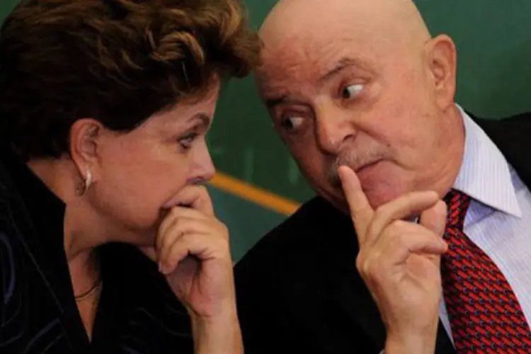 
	O ex-presidente Lula e a presidente Dilma Rousseff: o PMDB reivindica a amplia&ccedil;&atilde;o dos espa&ccedil;os nos minist&eacute;rios
 (Pedro Ladeira/AFP)
