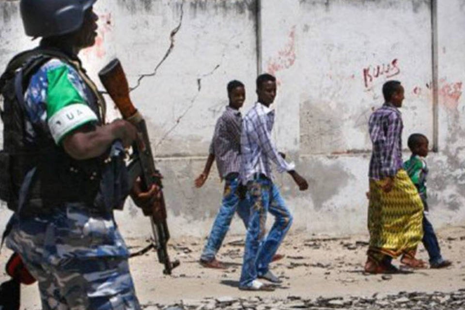 Pelo menos 11 mortos em duplo atentado na capital da Somália