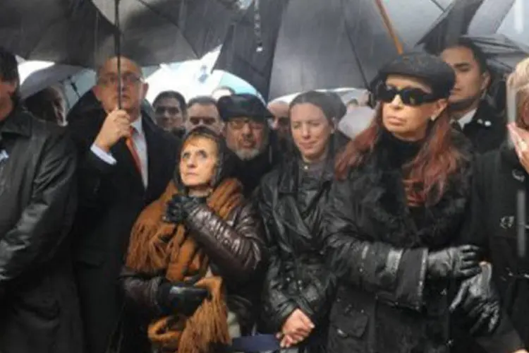 
	Cristina Kirchner durante homenagem das v&iacute;timas do AMIA em Buenos Aires: Israel anunciou que a decis&atilde;o&nbsp;&quot;contribui para romper o isolamento internacional do Ir&atilde;&quot; (AFP)