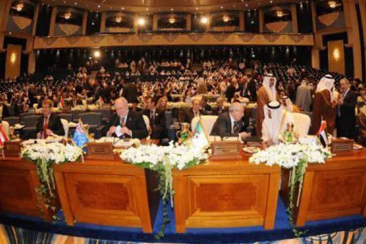 
	Confer&ecirc;ncia de doadores para a S&iacute;ria, 30 de janeiro, 2013, na Cidade do Kuwait: a meta &eacute; arrecadar 1,5 bilh&atilde;o de d&oacute;lares
 (AFP)