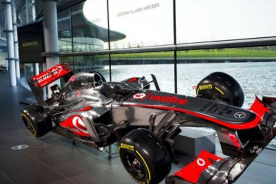 A escuderia de Fórmula 1 McLaren apresenta em 31 de janeiro, em seu quartel de Woking, seu novo carro, o MP4-28
 (Adrian Dennis/AFP)