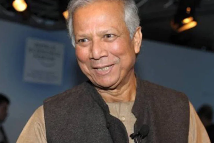 
	Muhammud Yunus, criador dos microcr&eacute;ditos: ele se dedicou a emprestar pequenas quantias de dinheiro aos pobres para abrir seu pr&oacute;prio neg&oacute;cio
 (Eric Piermont/AFP)