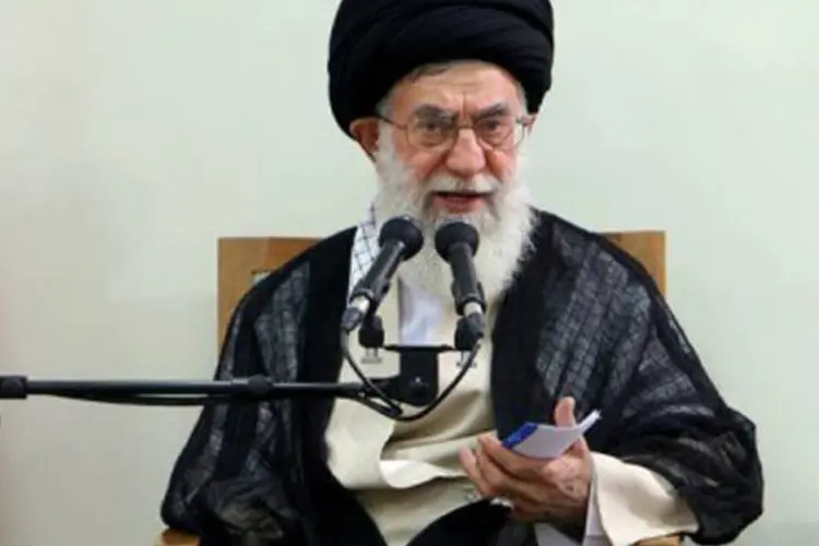 
	Aitol&aacute; Ali Khamenei: &quot;a &uacute;nica solu&ccedil;&atilde;o verdadeira &eacute; a elimina&ccedil;&atilde;o de Israel&quot;
 (AFP)
