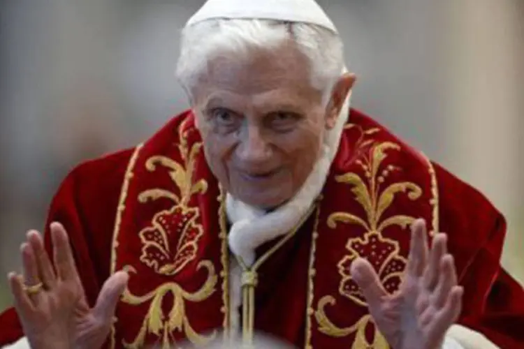 
	Bento XVI: Boff, que abandonou o h&aacute;bito em 1992, por discord&acirc;ncias com o Vaticano, elogiou Bento XVI pelos motivos que levaram &agrave; sua ren&uacute;ncia
 (Andreas Solaro/AFP)