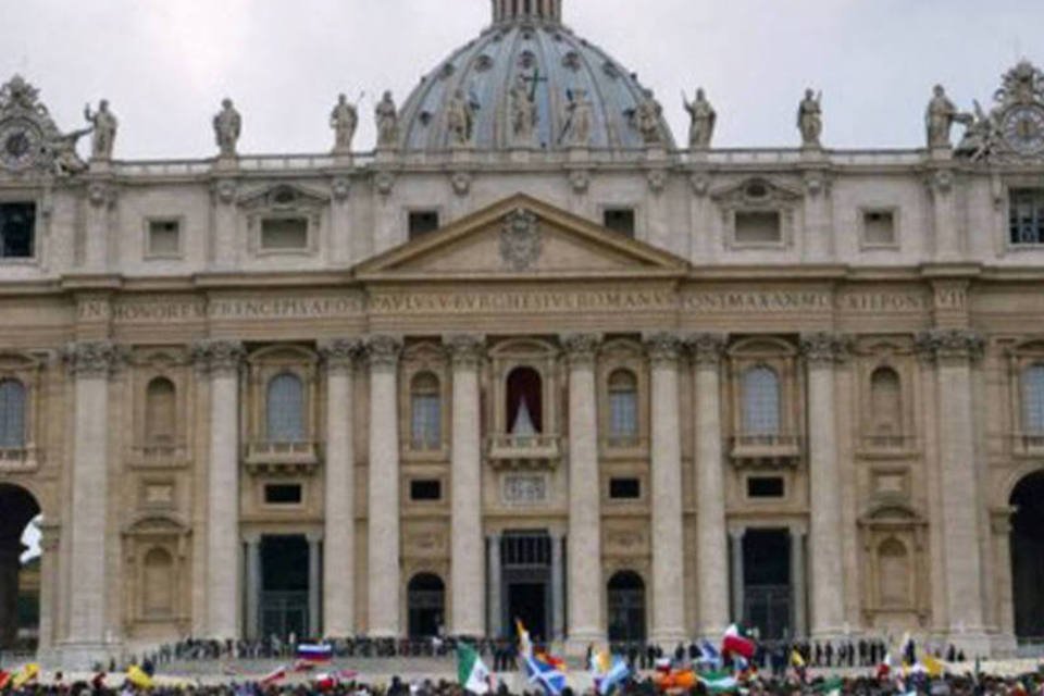 Papa Bento 16 pede que rezem por ele e para seu sucessor