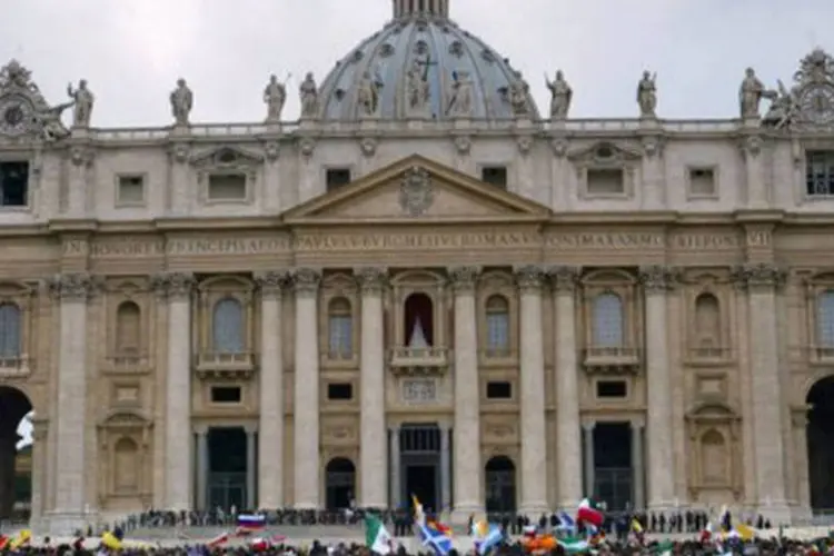
	Vaticano:&nbsp;&quot;Nossa &#39;vaticanista&#39; Giovanna Chirri&#39; escutou o discurso do Papa diante do Consist&oacute;rio&quot;, explicou Luigi Contu, diretor da Ansa.
 (Andreas Solaro/AFP)