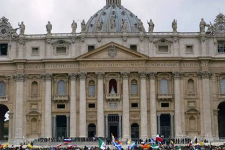 
	A multid&atilde;o &agrave; espera da decis&atilde;o do conclave no Vaticano: nada no Evangelho indica como escolher o sucessor do Santo Padre
 (Andreas Solaro/AFP)