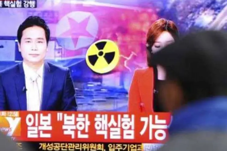 Sul-coreanos assistem reportagem sobre o teste norte-coreano (Afp.com / Kim Jae-Hwan)