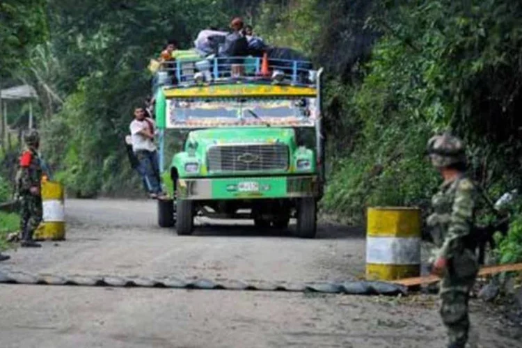 
	Posto de controle em Cauca, na Col&ocirc;mbia
 (Afp.com / Luis Robayo)