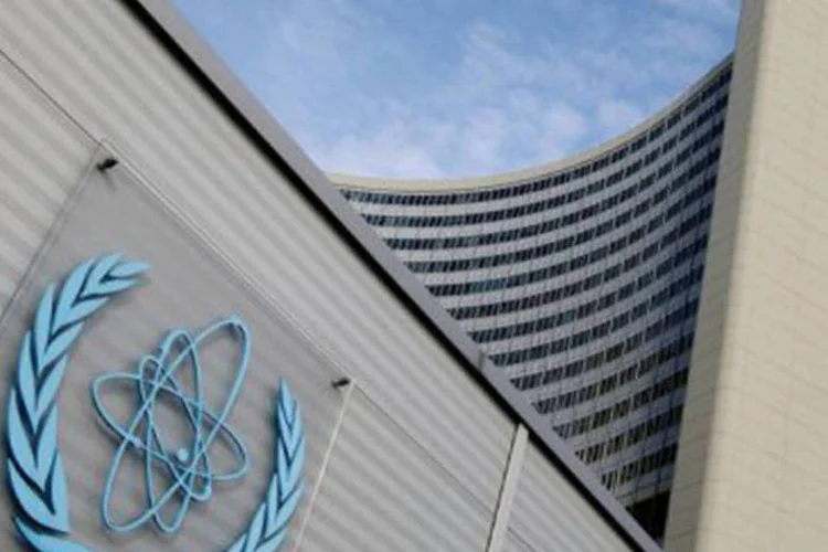 
	AIEA: as grandes pot&ecirc;ncias suspeitam que o Ir&atilde; quer desenvolver armas at&ocirc;micas sob a cobertura de um programa nuclear civil.
 (Joe Klamar/AFP)