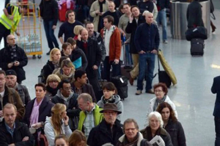 
	Aeroporto de Dusseldorf: no aeroporto, uma equipe continua presentando assist&ecirc;ncia psicol&oacute;gica aos familiares das v&iacute;timas e outros poss&iacute;veis afetados
 (Federico Gambarini/AFP)