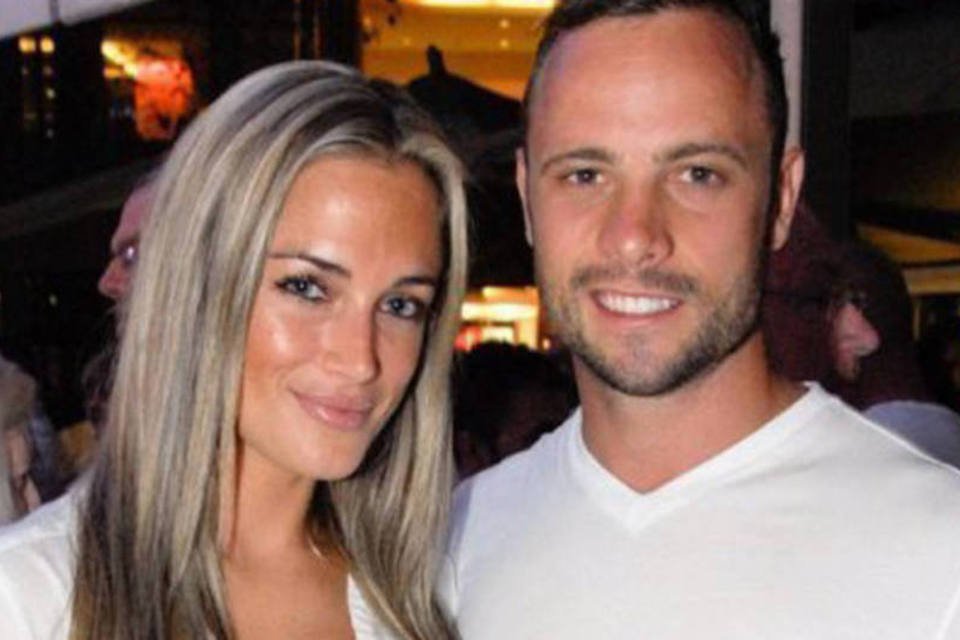 Família de Pistorius nega que atleta tenha matado namorada