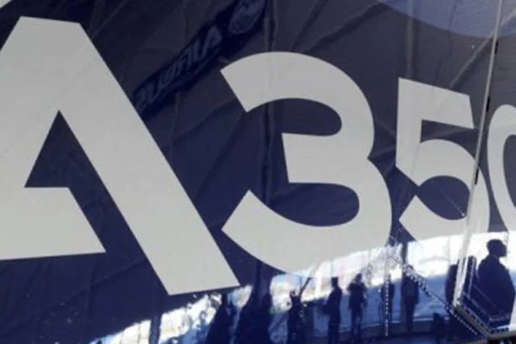 
	Cauda do A350 da Airbus em Toulouse: companhia escandinava SAS tem analisado melhorias na frota que atende longas dist&acirc;ncias
 (Remy Gabalda/AFP)
