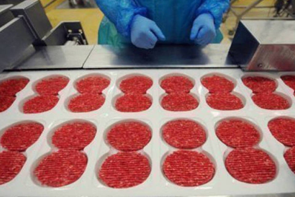 Brasileira JBS suspende comércio de carne europeia