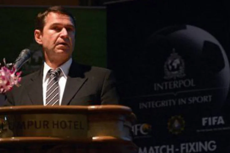 
	Diretor de seguran&ccedil;a da Fifa Ralk Mutschke fala em confer&ecirc;ncia: a Fifa quer endurecer as regras para evitar mais casos de manipula&ccedil;&atilde;o no futebol
 (Saeed Khan/AFP)