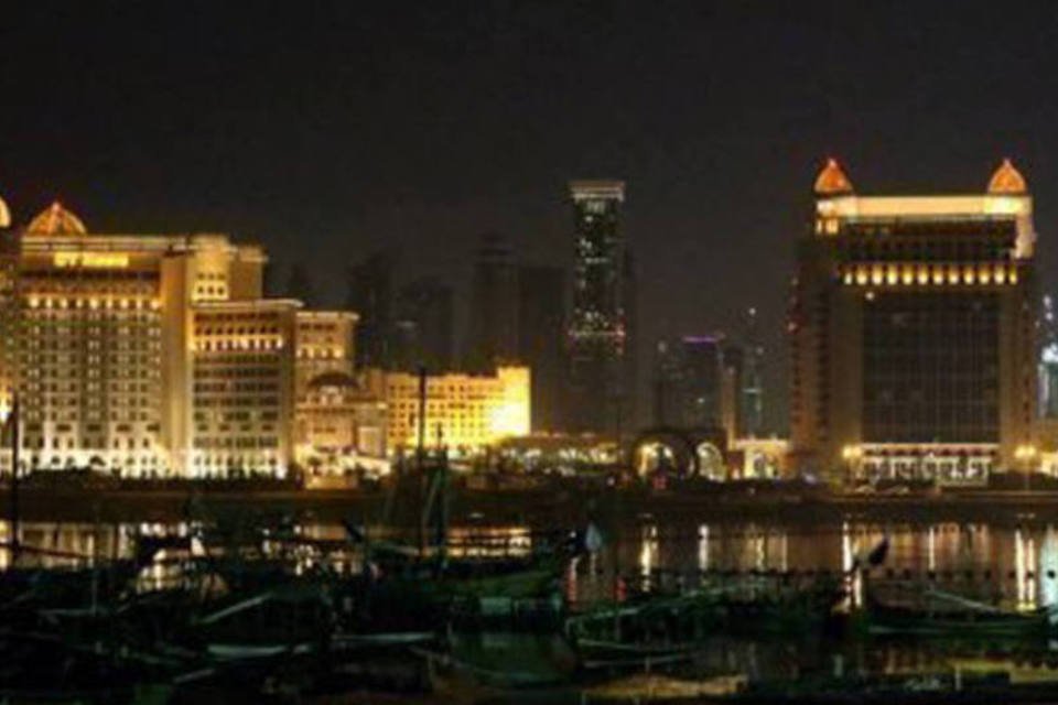 Poeta dissidente do Qatar é condenado a 15 anos de prisão