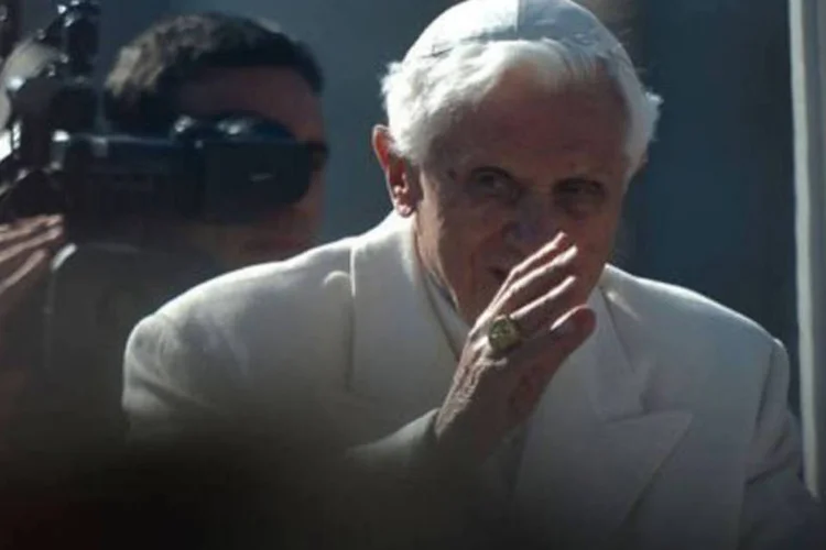 
	Bento XVI: &quot;as &aacute;guas estiveram muito agitadas e o vento contr&aacute;rio, como em toda a hist&oacute;ria da Igreja e o Senhor parecia dormir&quot;, disse
 (Filippo Monteforte/AFP)