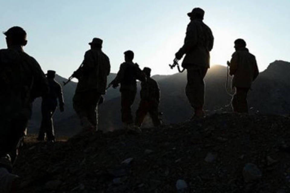 Ataque talibã mata 16 no Afeganistão