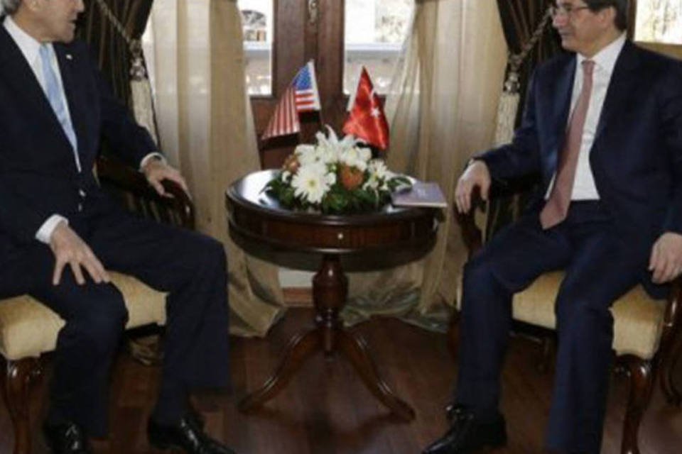John Kerry viaja à Turquia para falar do conflito sírio