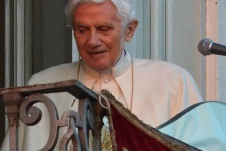 
	Bento XVI faz seu &uacute;ltimo pronunciamento: seu sucessor, o papa Francisco, em todos os discursos que pronunciou at&eacute; agora sempre teve palavras de afeto para Joseph Ratzinger
 (Vincenzo Pinto/AFP)