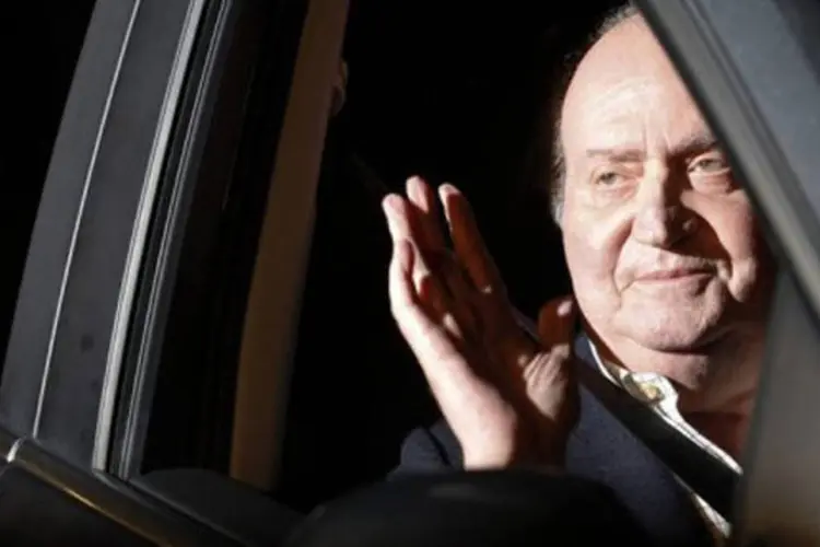 
	Rei Juan Carlos I: ele foi operado no domingo da coluna lombo-sacra, depois de sofrer um agravamento de uma h&eacute;rnia de disco&nbsp;
 (César Manso/AFP)