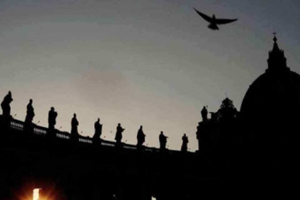 Imprensa italiana retoma "Vatileaks", em pleno pré-conclave