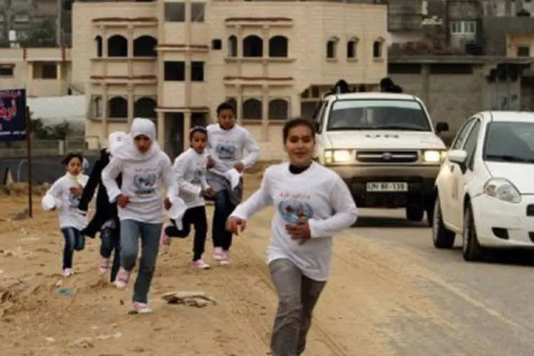 
	Mulheres participam da maratona de Gaza, patrocinada pela ONU, em 2012: o Hamas proibiu a participa&ccedil;&atilde;o delas nesta edi&ccedil;&atilde;o
 (Mohammed Abed/AFP)