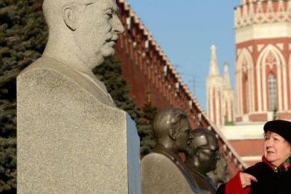 Controvérsia sobre legado de Stalin, 60 anos após sua morte