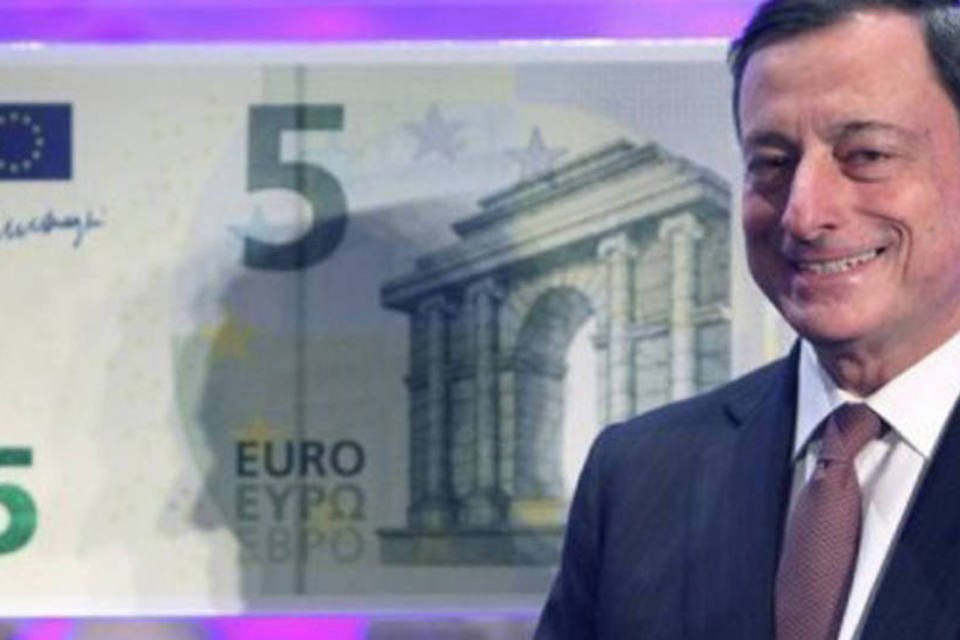 BCE mantém taxa básica e revisa previsões