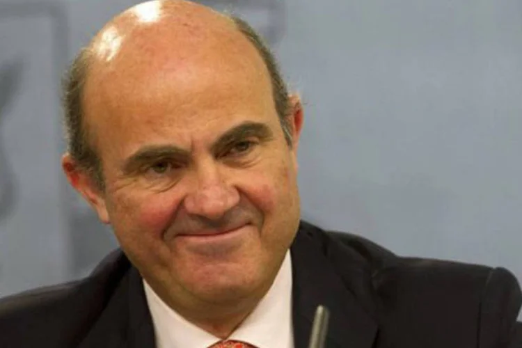 
	Ministro da Economia espanhol, Luis de Guindos:&nbsp;de Guindos anunciou tamb&eacute;m que est&aacute; sendo elevada a previs&atilde;o de crescimento da economia para 2015
 (Eduardo Dieguez/AFP)