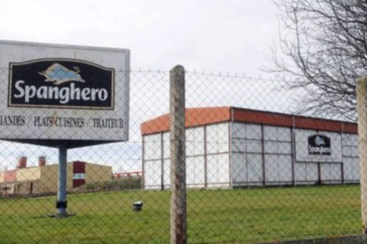 
	F&aacute;brica da Spanghero em Castelnaudary, Fran&ccedil;a: a carne foi obtida com o processo de raspar os ossos do animal., pr&aacute;tica proibida no pa&iacute;s (Remy Gabalda/AFP)