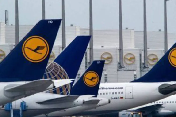Aviões da Lufthansa: os aeroportos de Frankfurt e Munique foram afetados pelo movimento de greve organizado pelo sindicato Verdi
 (Peter Kneffel/AFP)