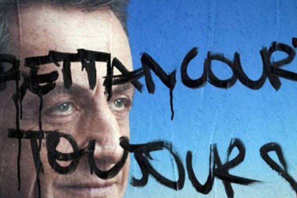 Sarkozy considera ter recebido tratamento "escandaloso"