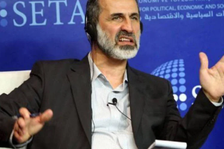 
	Mouaz al-Khatib: ele anunciou no domingo a ren&uacute;ncia, com cr&iacute;ticas &agrave; comunidade internacional pela falta de a&ccedil;&atilde;o ante a trag&eacute;dia na S&iacute;ria (Adem Altan/AFP)