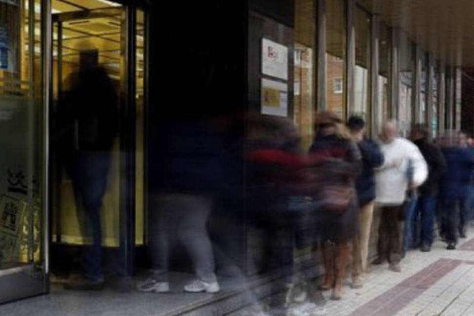 Banco da Espanha prevê aumento da recessão e desemprego