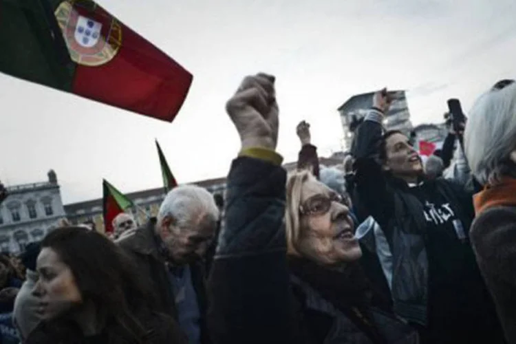 
	Manifesta&ccedil;&atilde;o no centro de Lisboa:&nbsp;n&uacute;mero total de desempregados &eacute; agora de 838 mil
 (Patricia de Melo Moreira/AFP)