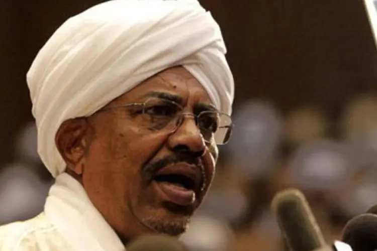 
	Omar al-Bashir: ele tamb&eacute;m defendeu o di&aacute;logo inclusive com &quot;aqueles que est&atilde;o armados&quot;
