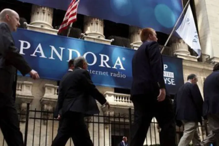 
	An&uacute;ncio da empresa Pandora, no pr&eacute;dio da Bolsa de Nova York: Pandora continua sendo o servi&ccedil;o de streaming mais popular no grupo et&aacute;rio de 13 a 35 anos, com 39%
 (Spencer Platt/AFP)