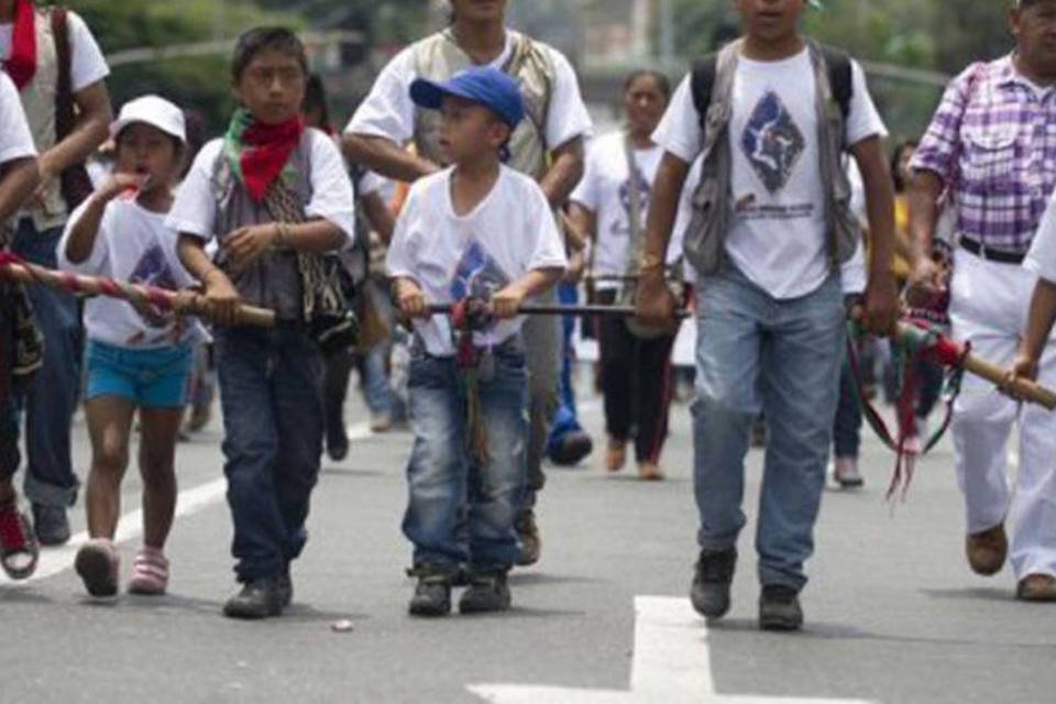 Presidente da Colômbia inicia grande marcha pela paz