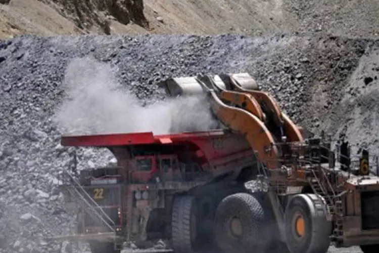 
	Codelco: a empresa vem cortando gastos ao reduzir sua for&ccedil;a de trabalho em resposta a queda do pre&ccedil;o de cobre
 (Ariel Marinkovic/AFP)