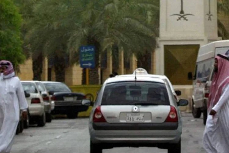 
	Arredores da Pra&ccedil;a da Justi&ccedil;a, em Riad: at&eacute; agora, as sauditas podiam trabalhar em firmas de advogados, mas n&atilde;o tinham autoriza&ccedil;&atilde;o para atuar em tribunais
 (Patrick Baz/AFP)