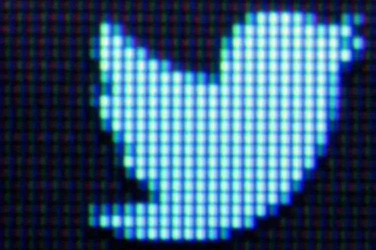 Símbolo do Twitter: o anúncio equivocado foi feito pelo microblog
 (Fred Tanneau/AFP)