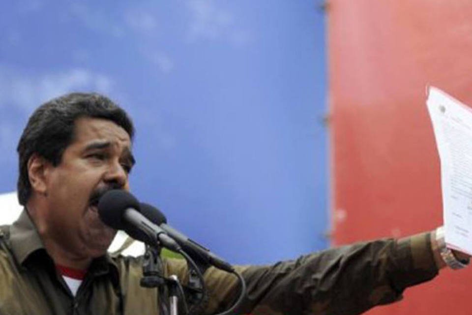 Maduro avisa que não permitirá passeata da oposição