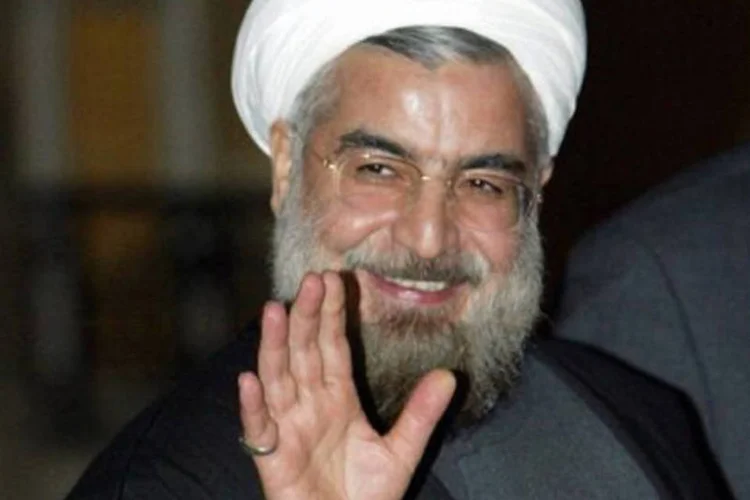 
	Rohani: cr&iacute;ticos do Ir&atilde; dizem que a Rep&uacute;blica Isl&acirc;mica tem usado negocia&ccedil;&otilde;es nucleares anteriores como manobra enquanto continua a desenvolver tecnologia relacionada a armas nucleares
 (AFP)
