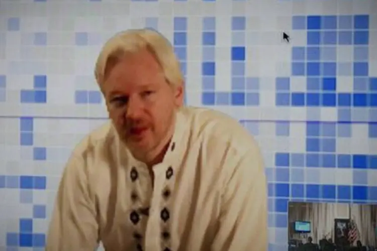 
	O fundador do site WikiLeaks Julian Assange: ele citou uma pesquisa que d&aacute; a ele 27% das inten&ccedil;&otilde;es de voto
 (Mladen Antonov/AFP)
