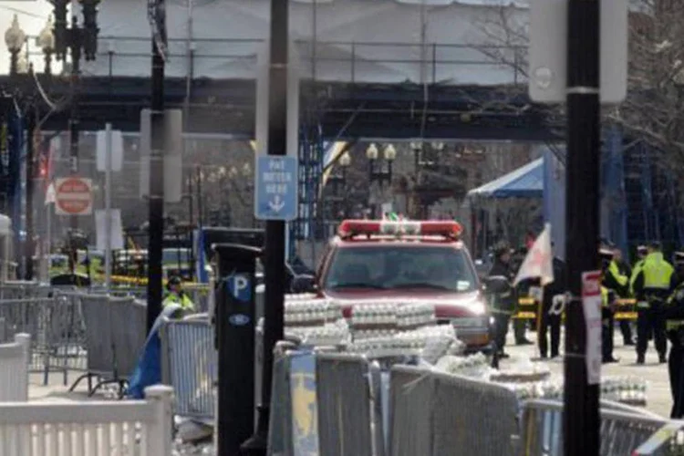 Atentado: as explosões de duas bombas durante a maratona de Boston mataram três pessoas e deixaram mais de 100 feridos
 (John Mottern/AFP)